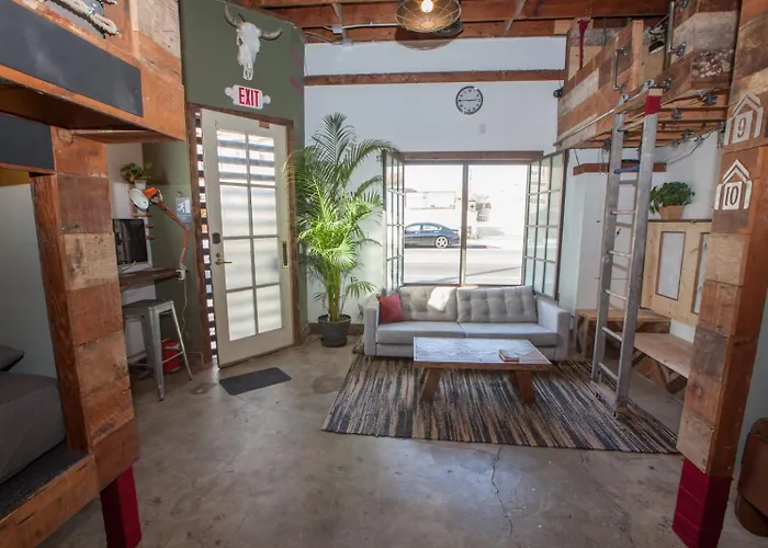 Podshare East Hollywood Hostel Los Angeles